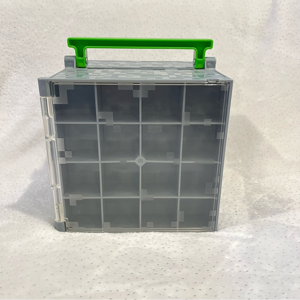 Minecraft Mini Figurine Cube Collector Case and Playset